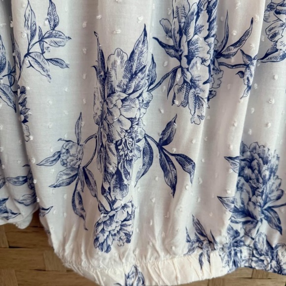 Floral Off-Shoulder Blouse - Picture 4 of 4